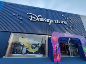 Tienda Disney Store con productos licenciados y experiencia inmersiva en México