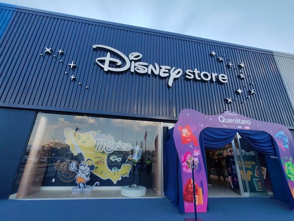 Tienda Disney Store con productos licenciados y experiencia inmersiva en México